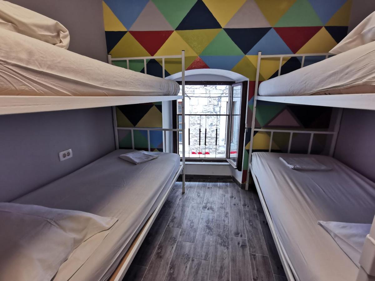 Fiesta Siesta Social Hostel Split Exterior photo